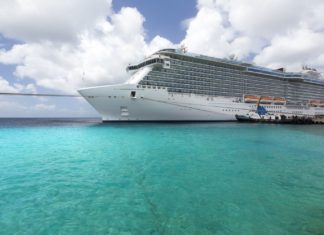 Großes Kreuzfahrtschiff-Treffen in Puntarenas