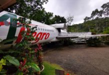 Abgefahren: Mitten im Dschungel im Flugzeug übernachten